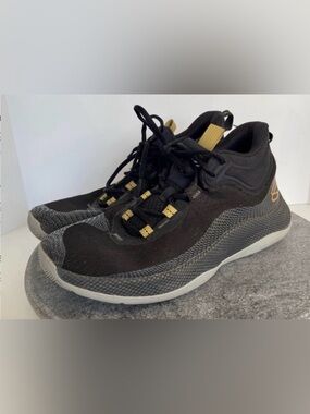 Under Armour Curry Hovr Splash Black And Gold Sneakers 9